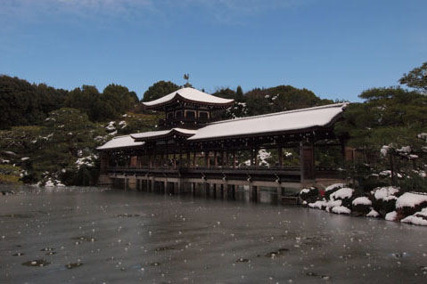 平安神宮の雪景色