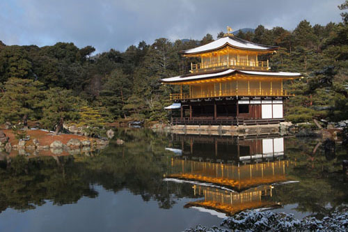 金閣寺の雪景色