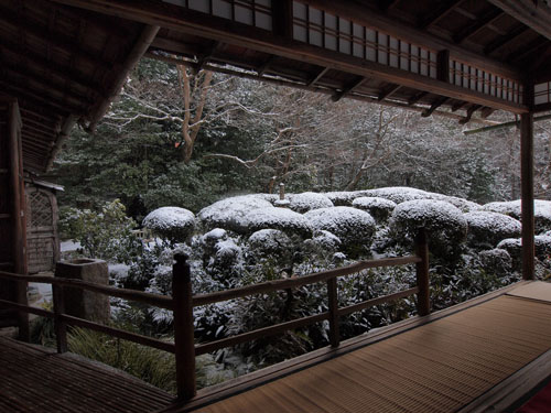 詩仙堂　雪の庭園