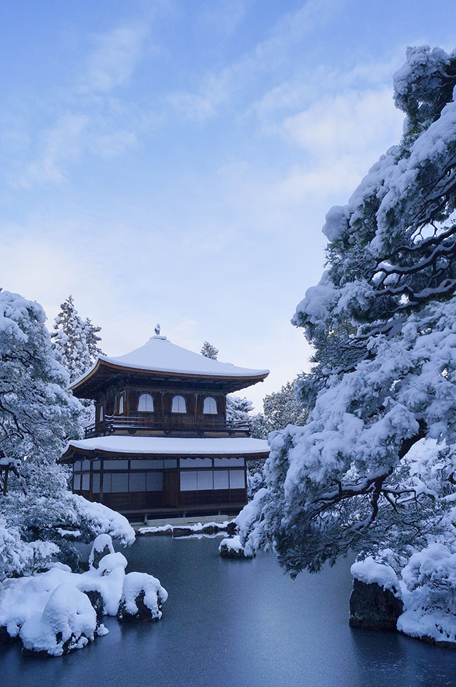 雪景色の銀閣