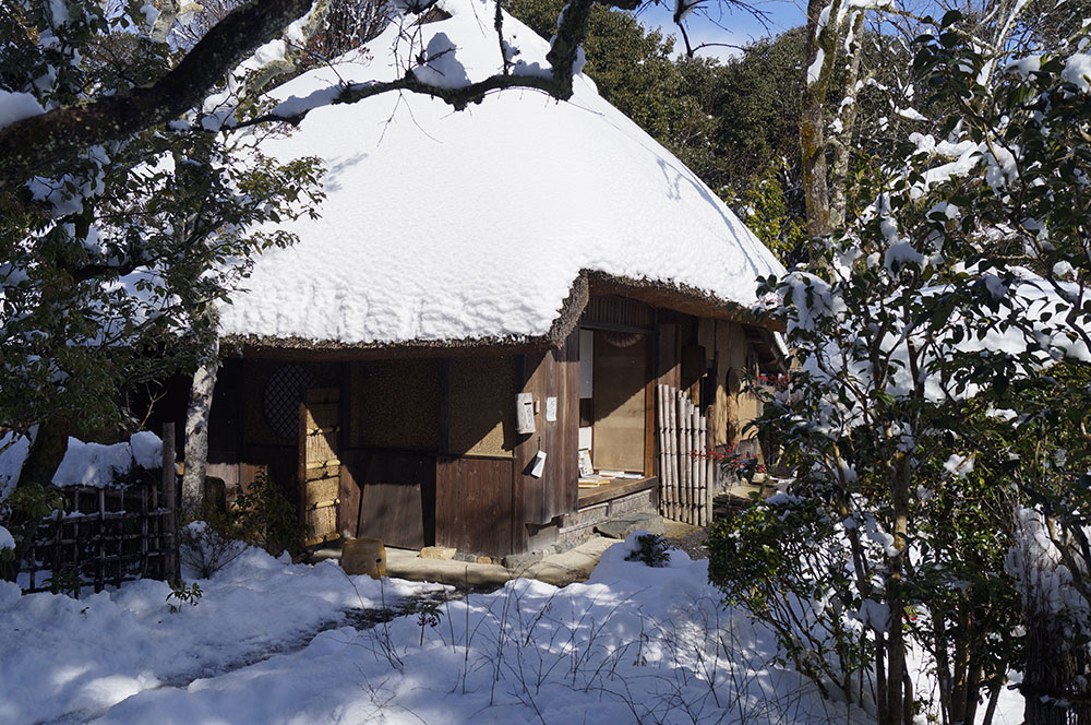 雪の落柿舎