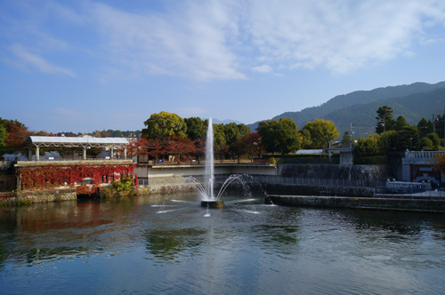 動物園横の噴水