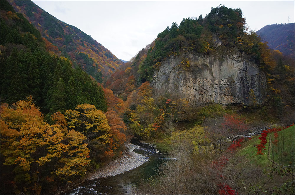 一の瀬園地 オオカエデ付近より望む乗鞍岳。