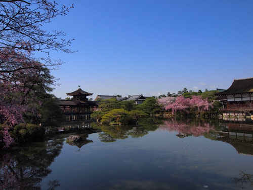 平安神宮　泰平閣と東神苑