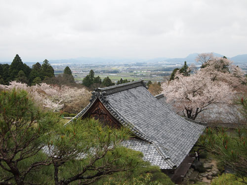 百済寺 庭園から湖東を遠望